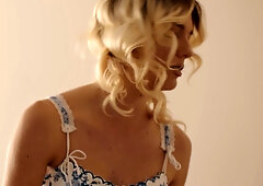 Blond mom got screwed by older couple