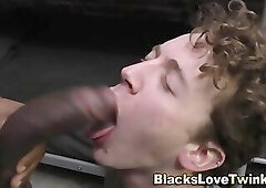 Black prisoner jizzes white twink
