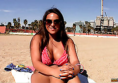 Picked up on the beach big breasted bikini babe Valery Summer gets nailed
