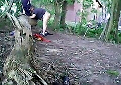 Willy Drecksträter im Wald gefesselt