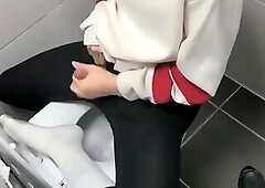 Chinese Twink Solo Masturbate In Toilet