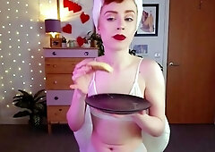 Amateur redhead MILF has facial