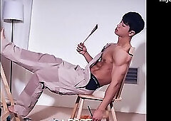 male models on set for underwear photoshoots hậu trường chụp hình đồ lót nam