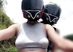 I picked up a DIDI client out of a brassiere and this babe noticed my large melons