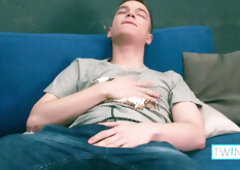 ADAM HOLUB JERKS IN MIRROR