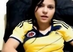 Hot Teen Showing Her Beautiful Pussy