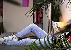 This is how a chap cums when a hotty bangs him