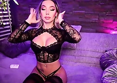 Babe wears lingerie and masturbating