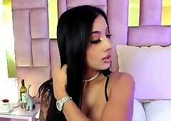 Love Chat Big Boobs Brunette Masturbating For Cam