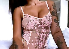 Cute amateur webcam teen girl toying pussy on webcam