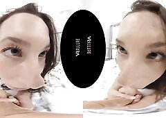 VRALLURE Jackie Puts On A Real Show!