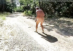 La truie humiliee et exhibee avec la bourgeoise