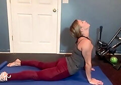 Crystal Cash starts the new year right with some yoga and a sex toy session
