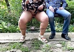 Mother-in-law's wet pussy oozes hot juice outdoors