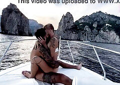 Screwing the captain on my boat travel to Capri during the time that the crew watches