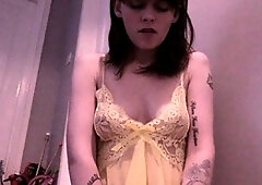 Hot amateur webcam teen masturbates for their fans