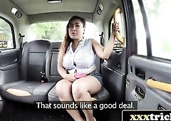 Backseat Fuck: Thai Chick Sucks and Screws for a Free Ride