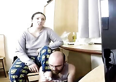 Pareja fetiche de pies mi esposo me pinta las uñas le pago follando con el