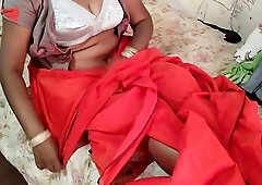 Desi Kamawali Wife With Saree And Big Boobs - Huge Boobs