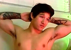 ZackRandall.net - American Jizzy McBone masturbating in the bed