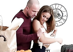 Standing sex for a super wench