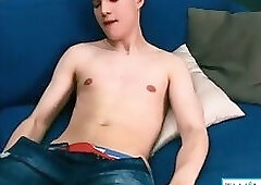 Kinky Cute Hottie Ethan O Faps While Dildo Fucking His Butt!