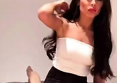 PUSSY BABE BRUNETTE masturbating