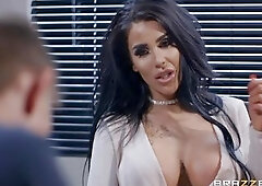 She Wants To Have Sex With Her Worker