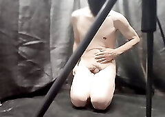 I can't stand being whipped on the buttocks by a big fan, and I ejaculate hand-free while st