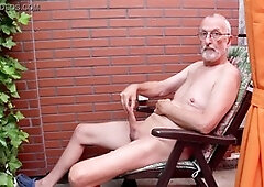 Splitternackt, horny, pipimann