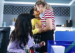 Transfixed - Jane Wilde & Kira Noir & Ember Snow & Korra Del Rio & Jewelz Blu & Emma Rose & Jade