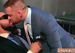 Stepson's hot muscle gets a hot cumshot