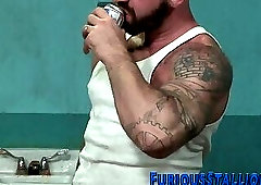 Muscly redneck gets shlong gobbled