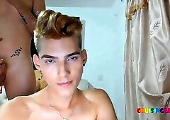 Blonde's ass play live on Cruisingcams