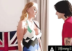 MAMMA'S MALE - Shy Male Gets To Bang Crush Stepmom Wendy Raine After This babe Found His Secret