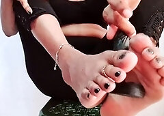 Foot job sri lanka for foot lovers pussysexxy come back