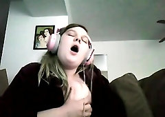 Nora Chan Gives thank yous :three