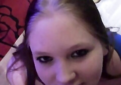 Sie lutscht als seine Freundin anruft