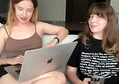 Nura_n_Sarah - Live Webcam Show 2026-05-01