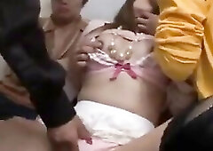 jeunes japonaises dociles soumises pelotees groped educate