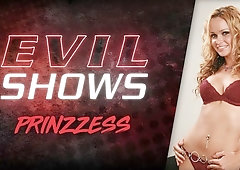 Playful hottie Evil Shows stimulates her little hole on the sofa