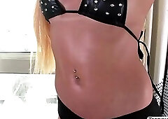 Tgirl Samantha gets her juicy ass slammed