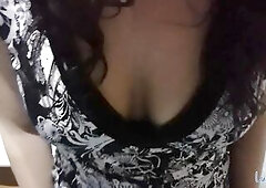 Se Corre en mis Bragas y me las vuelvo a Poner en la Cena de Fiesta