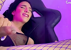 Massive long shot of uber-cute trans!