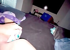 Arleyfitsitall enjoys some solo anal fun and finger tickling