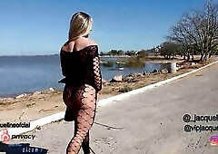 I went for a good walk around, got hawt, took off my coat, and wandered around this pretty place.