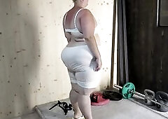 Fat hotty loves to bang her tutor during training