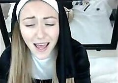 Sexy camgirl cosplay spanking her ass