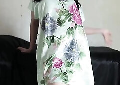 Indo beauty with a cushiony body just got a little massage and just now got soaked. latest indo porn.