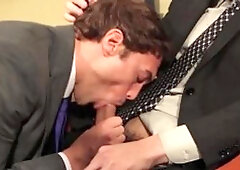 TheGayOffice.com: Hunk goes in for plowing hard